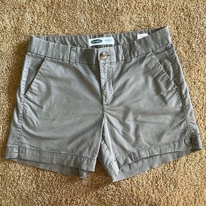 Gray Old Navy Everyday Shorts, Mid Rise.